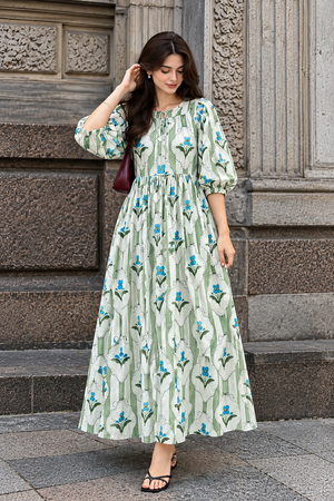 Elegant green floral summer maxi dress with long skirt